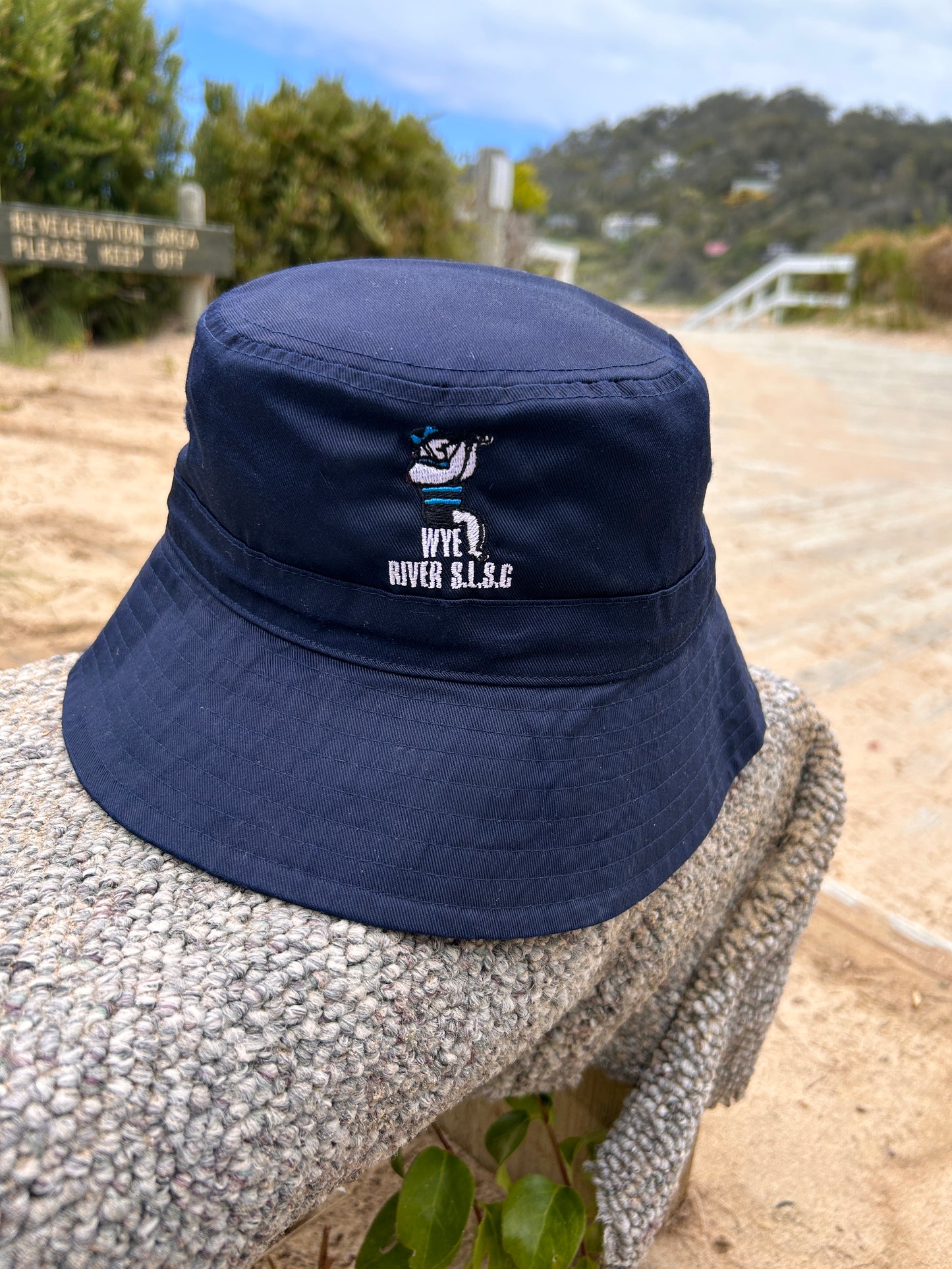Old stock - Navy adjustable bucket hat